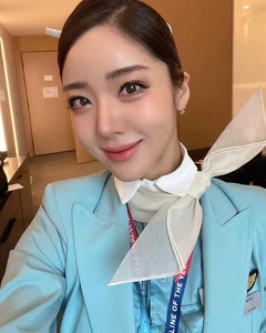 Korean Flight Attendant Inspires with Dedicated Fitness and Body Goals - image 1