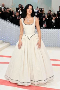 Top 10 Most Stunning Red Carpet Gowns of 2023: Fashion Highlights - image 4