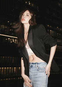 Thiều Bảo Trâm Stuns Fans with Toned Abs and Chic Street Style - image 0