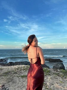 Hoang Map's Daughter Stuns Fans with Her Stunning Curves and Bikini Photos - image 2