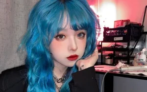 Beautiful Chinese Live Streamer Navigating Fame and Controversy - image 1