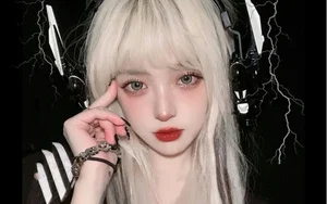 Beautiful Chinese Live Streamer Navigating Fame and Controversy - image 6
