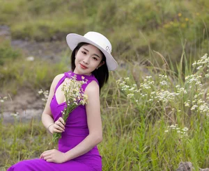 Yituyu Purple Meets Green Field Lulu: Ethereal Nature Portrait Gallery - image 1