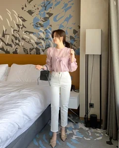 5 Essential Fashion Staples for Women Over 40 to Look Taller and More Elegant - image 7