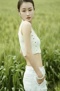 YiTuYu Art Language Vol.9740: Stunning Portrait Gallery Featuring Zou Xue - image 28