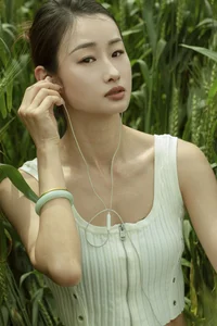 YiTuYu Art Language Vol.9740: Stunning Portrait Gallery Featuring Zou Xue - image 0