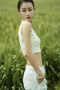 YiTuYu Art Language Vol.9740: Stunning Portrait Gallery Featuring Zou Xue - image 11