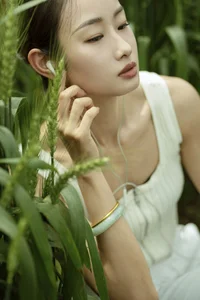 YiTuYu Art Language Vol.9740: Stunning Portrait Gallery Featuring Zou Xue - image 21
