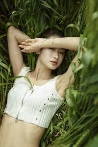 YiTuYu Art Language Vol.9740: Stunning Portrait Gallery Featuring Zou Xue - image 29