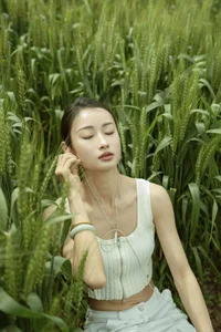 YiTuYu Art Language Vol.9740: Stunning Portrait Gallery Featuring Zou Xue - image 3