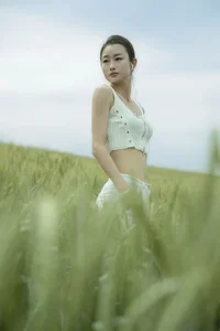 YiTuYu Art Language Vol.9740: Stunning Portrait Gallery Featuring Zou Xue - image 7