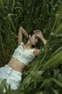 YiTuYu Art Language Vol.9740: Stunning Portrait Gallery Featuring Zou Xue - image 4