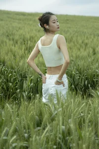 YiTuYu Art Language Vol.9740: Stunning Portrait Gallery Featuring Zou Xue - image 10