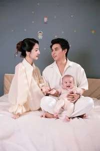 Vietnamese Star HIEUTHUHAI Dominates the Stage with Early Week Shows - image 1
