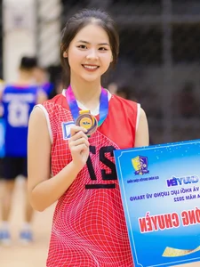 Gen Z Volleyball Stars: Balancing Athletic Excellence and Casual Glamour - image 30