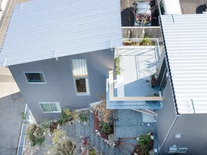 Innovative 115m2 Multi-Functional Design: Seamlessly Combining Home, Office, and Cafe - image 9
