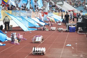 Fans Queue Up at Stadium for Nam Dinh's V-League Championship Celebration - image 2