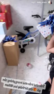 The Viral Story of the Glamorous Mom Distributing Flyers at a Kindergarten - image 4