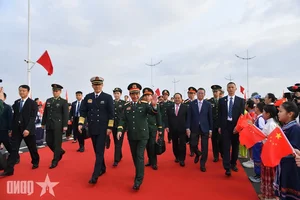General Phan Van Giang Leads Vietnamese Delegation to China - image 1