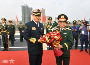 General Phan Van Giang Leads Vietnamese Delegation to China - image 3