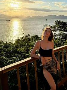 Huyen Lizzie Showcases Stunning Fitness Results in Latest Chic Swimwear Collection - image 1