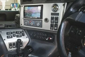 Rare Hummer H1 Alpha 'Beast' Appears on Vietnam's Used Car Market - image 9