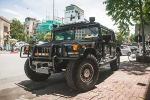 Rare Hummer H1 Alpha 'Beast' Appears on Vietnam's Used Car Market - image 10