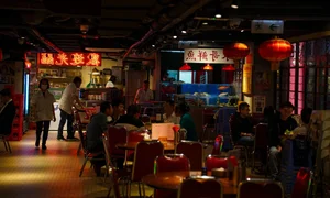 The Ultimate Hong Kong Food Tour: From Local Street Eats to High-End Michelin Dining - image 2