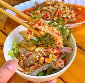 Top 8 Must-Try Affordable Street Food Specialties in Da Nang Vietnam - image 4