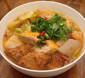 Top 8 Must-Try Affordable Street Food Specialties in Da Nang Vietnam - image 8