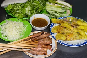 Top 8 Must-Try Affordable Street Food Specialties in Da Nang Vietnam - image 5