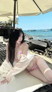 TikTok Star Bui Thi Quynh Huong Shines in Latest Summer Bikini Collection Gallery - image 19
