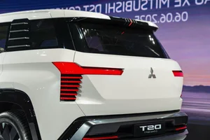 Mitsubishi DST Concept 7-Seater SUV Makes Its Official Debut in Vietnam - image 6