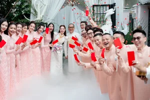 Miss Universe Khanh Van's Star-Studded Wedding and Traditional Bridal Procession - image 4