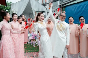 Miss Universe Khanh Van's Star-Studded Wedding and Traditional Bridal Procession - image 7
