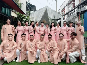 Miss Universe Khanh Van's Star-Studded Wedding and Traditional Bridal Procession - image 6