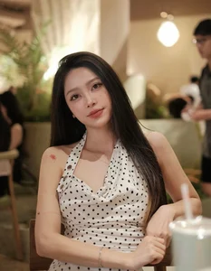 Da Nang Flight Attendant Captivates Hearts with Her Sweet and Radiant Beauty - image 5