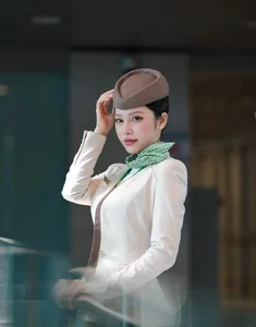Da Nang Flight Attendant Captivates Hearts with Her Sweet and Radiant Beauty - image 4
