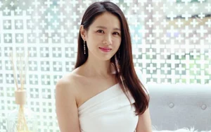 Pax Thien Steals the Spotlight Alongside Angelina Jolie on Movie Set - image 5