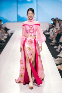 Miss Intercontinental Bao Ngoc Commands the Catwalk in a Vibrant Floral Inspired Couture Masterpiece - image 11
