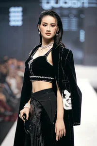 Miss Intercontinental Bao Ngoc Commands the Catwalk in a Vibrant Floral Inspired Couture Masterpiece - image 27
