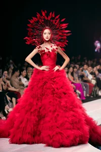 Miss Intercontinental Bao Ngoc Commands the Catwalk in a Vibrant Floral Inspired Couture Masterpiece - image 2