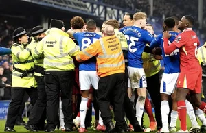 Red Card Drama: Liverpool Battles Hard to Retain Premier League Top Spot - image 0