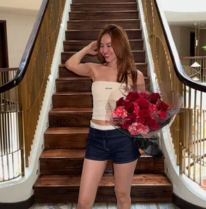 Lan Ngoc Shines in Tube Top: The 'Jade Girl' Proves Beauty Needs No Filter - image 8
