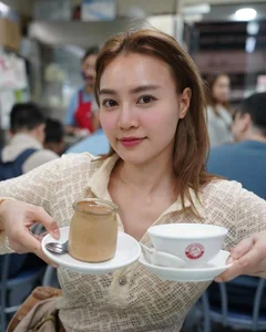 Lan Ngoc Shines in Tube Top: The 'Jade Girl' Proves Beauty Needs No Filter - image 5