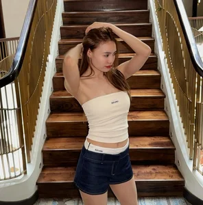Lan Ngoc Shines in Tube Top: The 'Jade Girl' Proves Beauty Needs No Filter - image 9