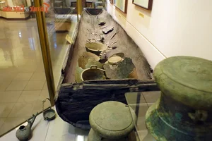 Discovering the Priceless Treasures of the Ancient Dong Son Culture - image 8