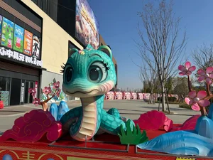Hilarious Snake Mascots in China Bring Joy and Laughter for Lunar New Year - image 5