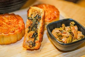 Unusual Mooncake Fillings: Bold Flavors Challenging Traditional Mid-Autumn Treats - image 1