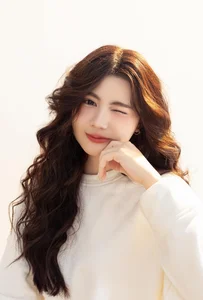 Sweet 17: MC Quyen Linh’s Daughter Hat De Captivates in Dreamy Birthday Photoshoot - image 4